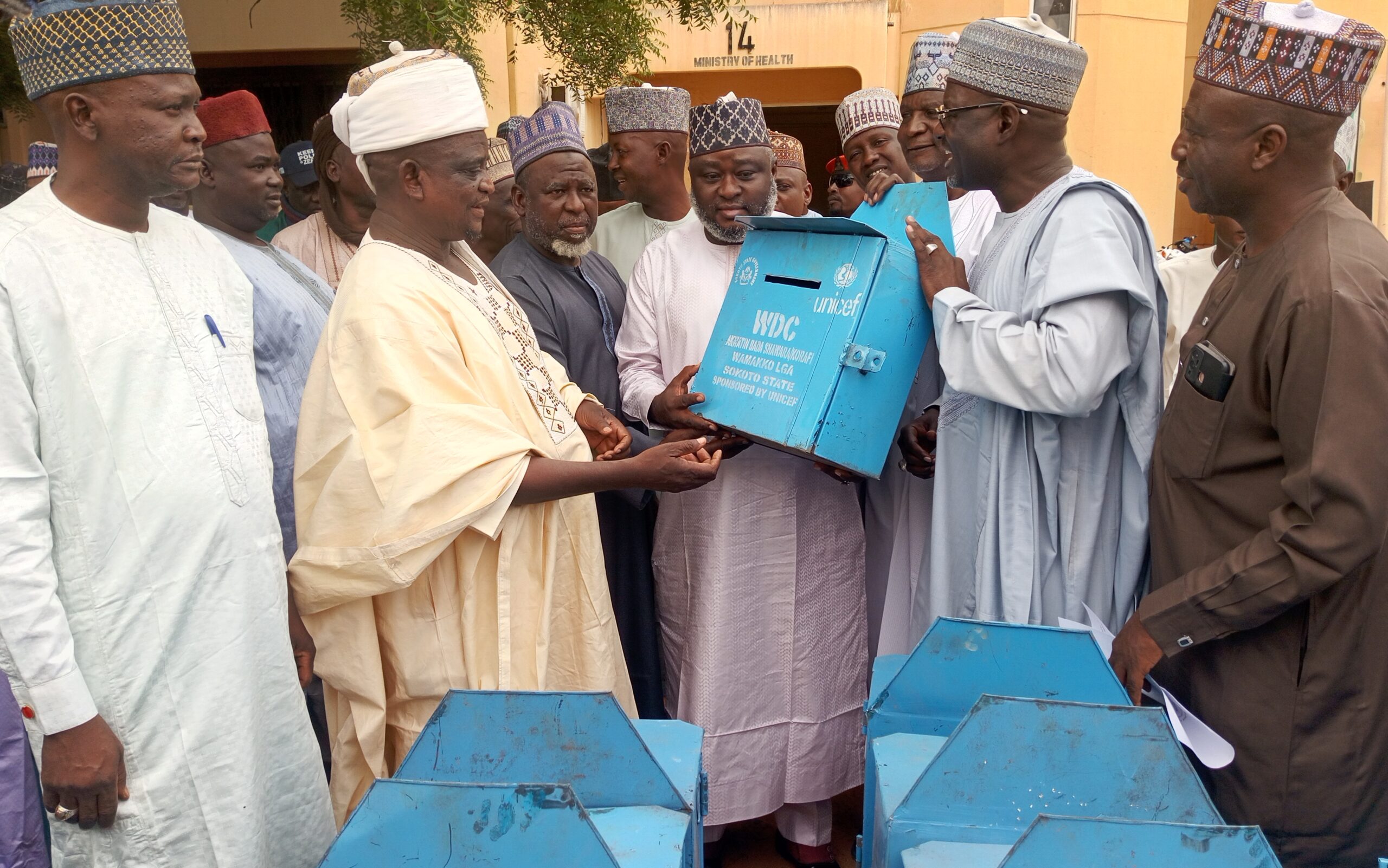 Gwamnatin Sokoto da UNICEF sun samar da akwatunan shawarwari 332, teburin taimako 166