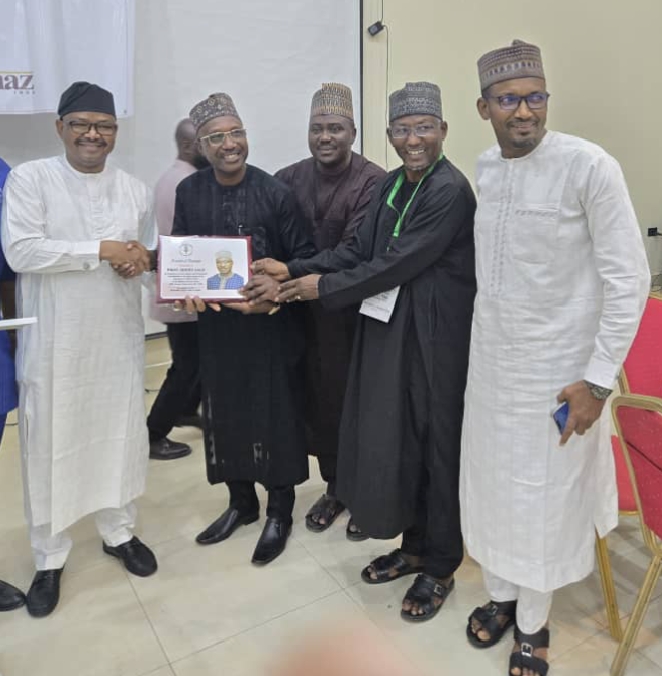 Manyan cibiyoyin kula da lafiya sun karrama Farfesa Sale saboda kyakkyawan aiki