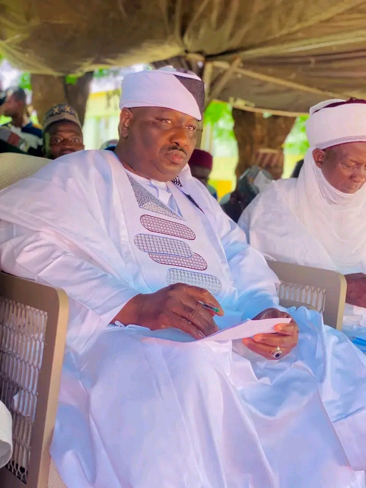 Dallatun Sokoto ya ba da gudummawar motoci 5, buhunan shinkafa 12,300 ga hukumar zakkat, hisba, mabukata.